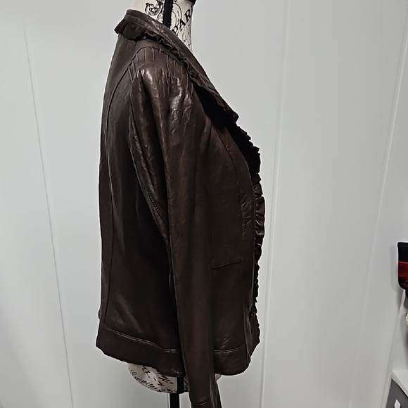 Chic Brown Leather Jacket - Picture 4 of 6